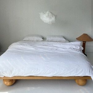 Dazed but amazed king size linen duvet, fitted sheet and 4 pillowcases